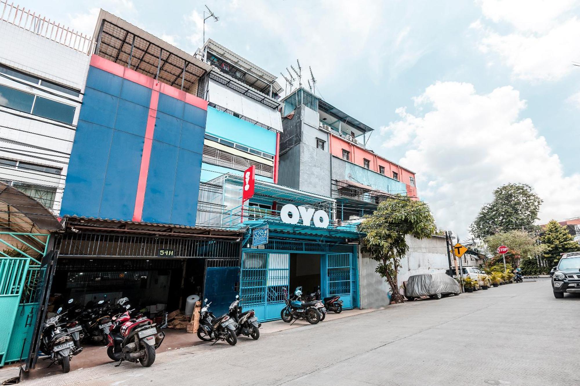 Oyo 478 Balcon Biru Hotel Jakarta Buitenkant foto