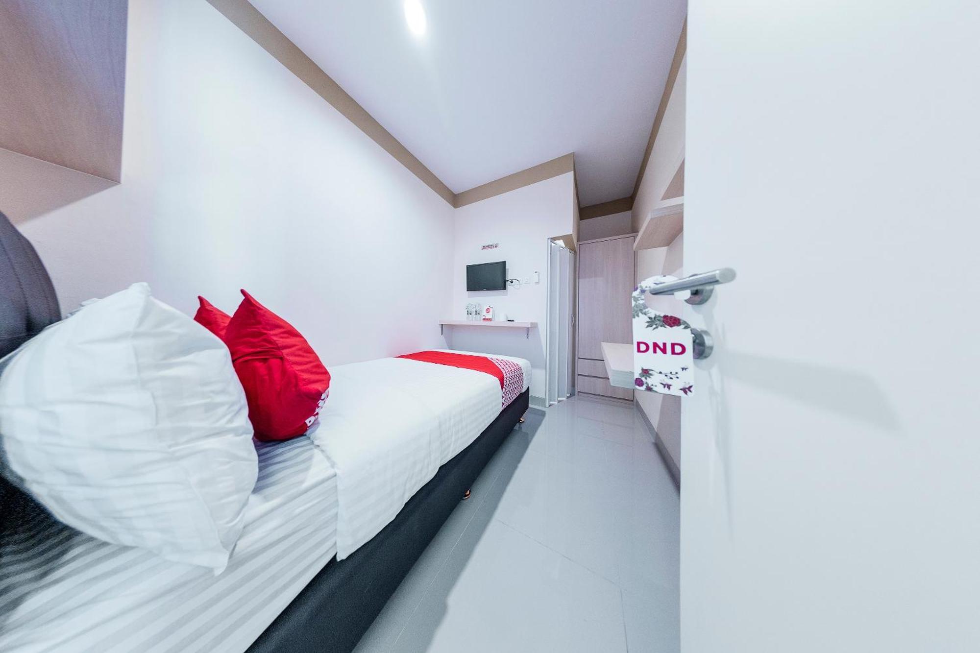 Oyo 478 Balcon Biru Hotel Jakarta Buitenkant foto