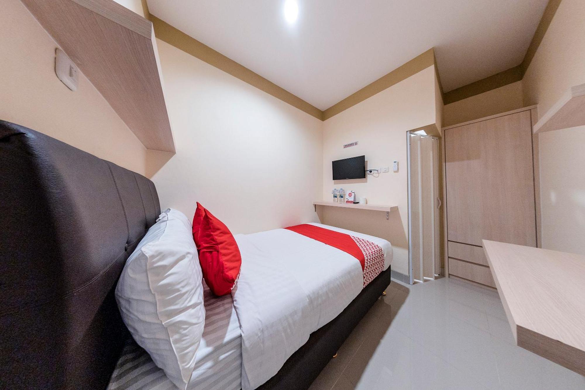 Oyo 478 Balcon Biru Hotel Jakarta Buitenkant foto