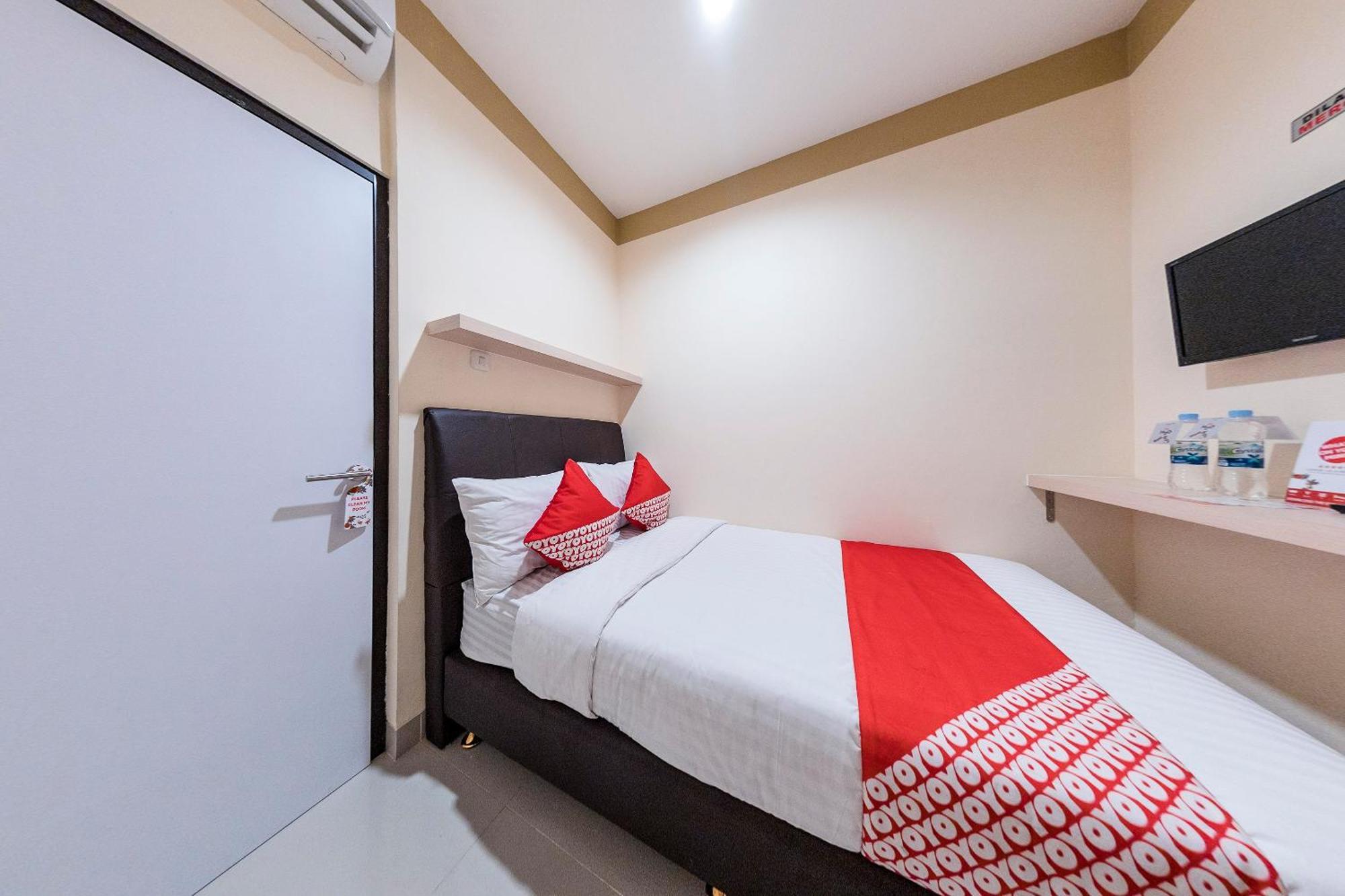 Oyo 478 Balcon Biru Hotel Jakarta Buitenkant foto