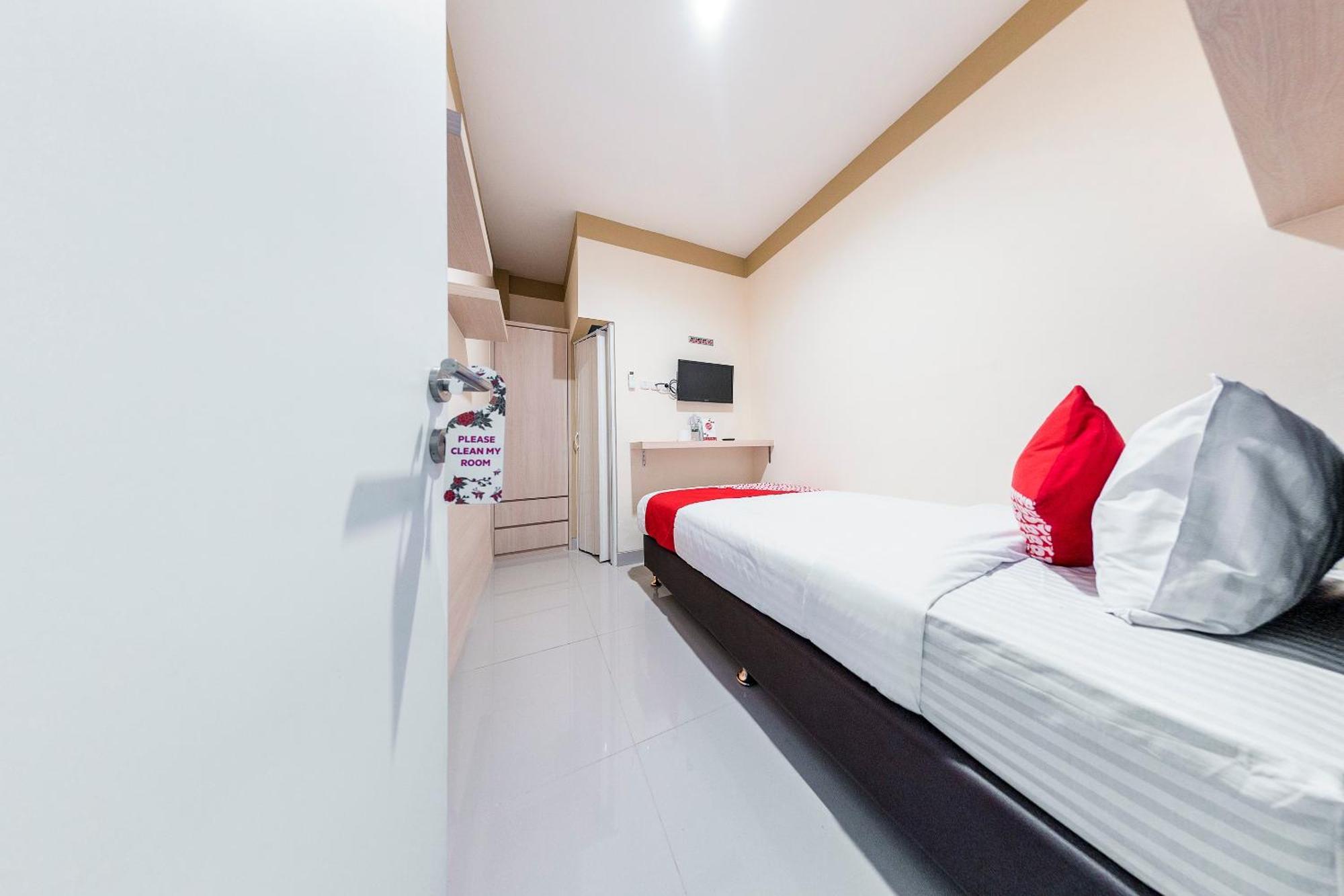 Oyo 478 Balcon Biru Hotel Jakarta Buitenkant foto