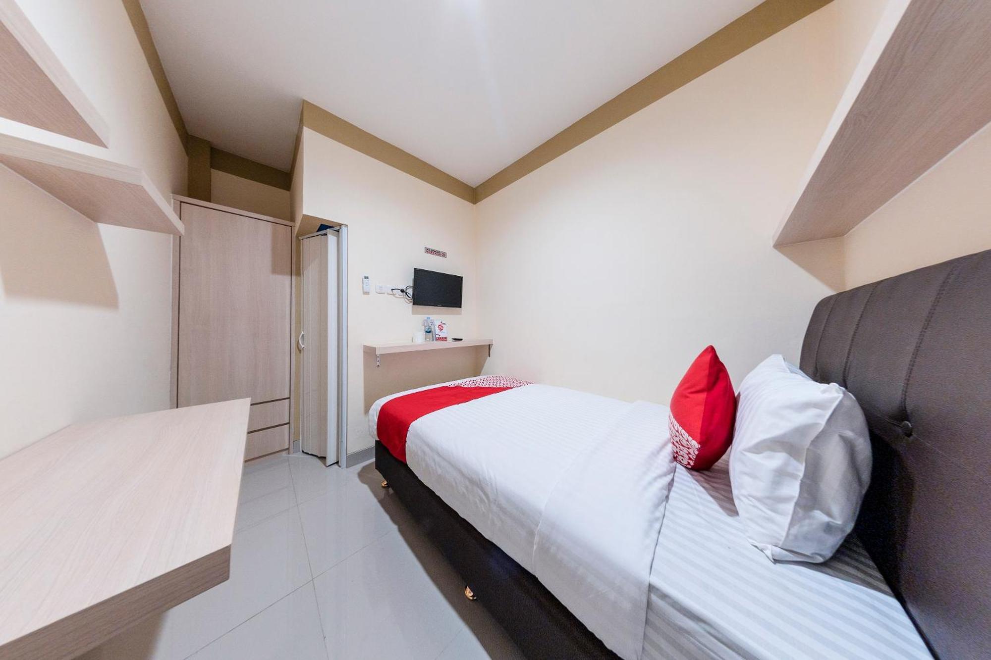 Oyo 478 Balcon Biru Hotel Jakarta Buitenkant foto